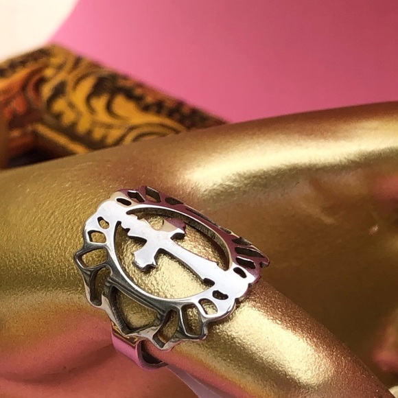 NWT - Cross Gold Rings ( Set of Two ) - Picture 7 of 7